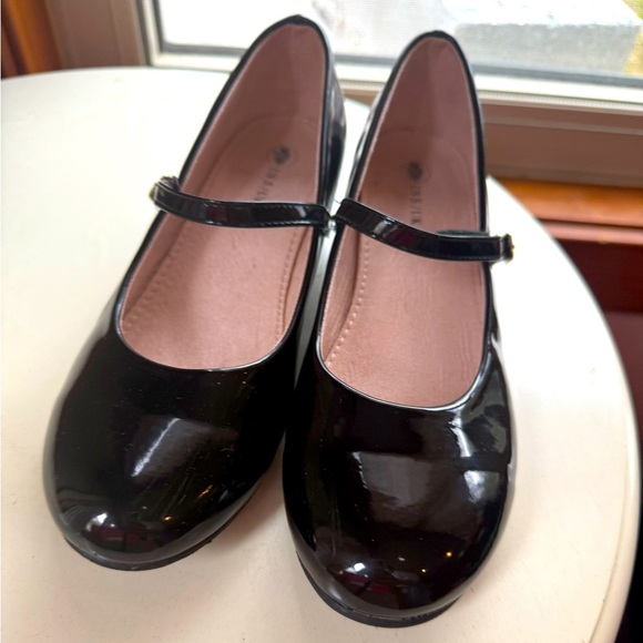 Black Mary Jane Heels Big Kids Sz 5 - Picture 1 of 4